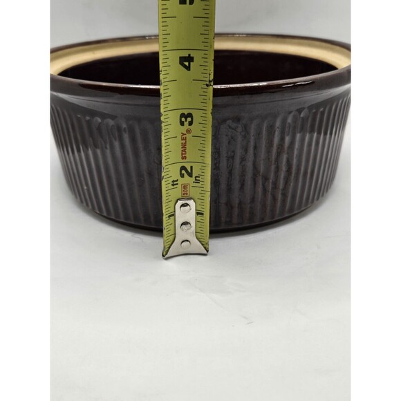Vtg Dark Brown Stoneware Casserole w/lid Ribbed Design USA Made 8 1/4" D x 3.5" - Picture 9 of 10